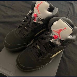 Jordan 5 “metallic”